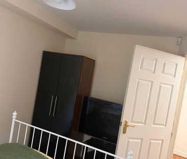 Room in a Shared House, Chaplin Close, M6 - Photo 3
