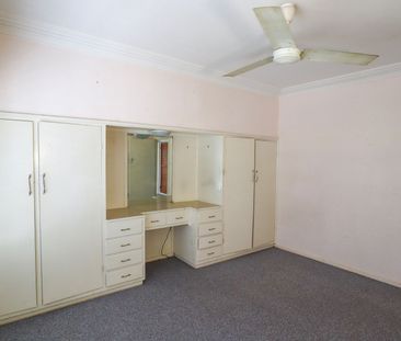 HOME IN THE HEIGHTS - Photo 4