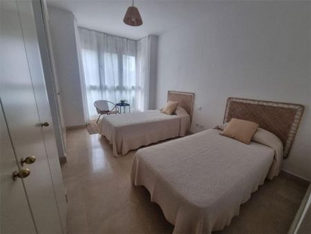 2 room luxury Flat for rent in Marbella, Andalusia - Photo 2