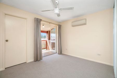 2 Bedroom Townhouse - Convenient Location - Photo 5