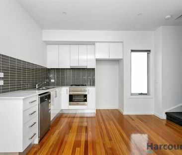 Great Location in the Heart of Essendon - Photo 3