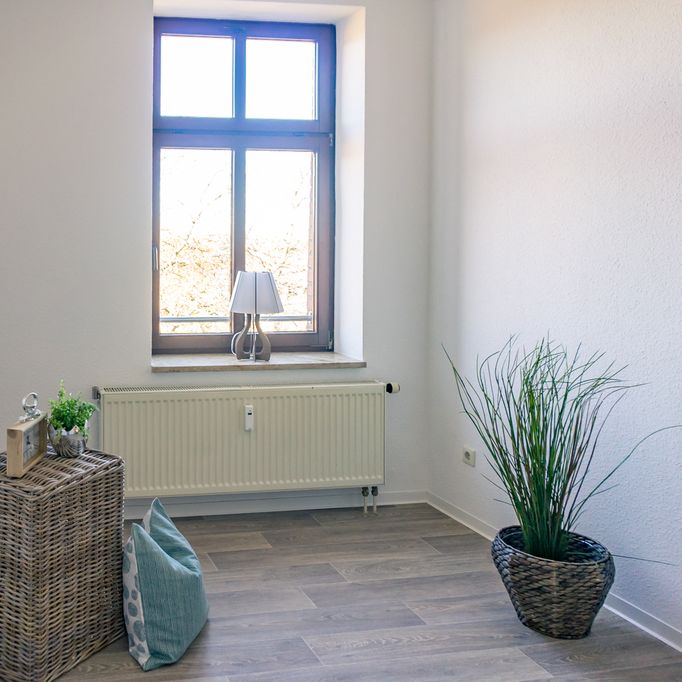 3-Raum-Dachgeschosswohnung mit Badewanne - Foto 1