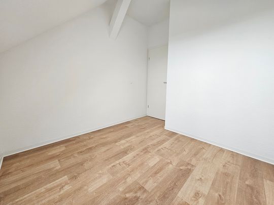 Großzügige 4,5 Zimmer Wohnung komplett renoviert - Foto 1