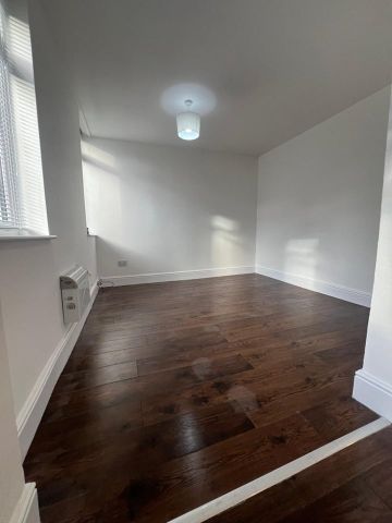 1 Bed Flat, Compton Road, LE3 - Photo 2