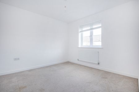 3 bedroom house to rent The Pines, Cringleford, Norwich, NR4 - Photo 2