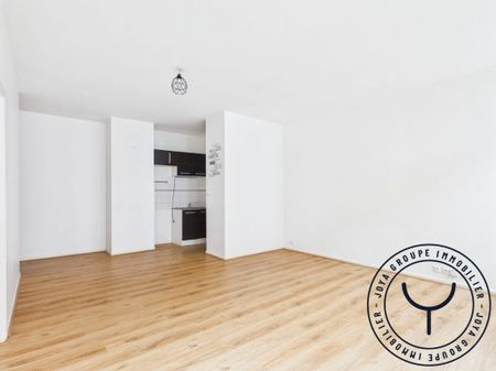 En plein centre ville avec stationnement - Photo 3