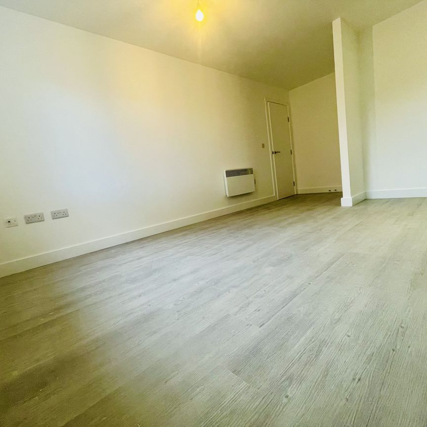 Bingley Road, Bradford - Photo 1