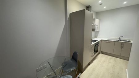 1 bedroom flat to rent - Photo 4