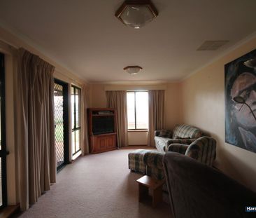 3 Bedroom 2 Bathroom Home in Perfect Location - Photo 1