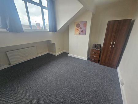 4 Bed - 11 Lytham Place, Leeds - LS12 5PJ - Professional - Photo 4