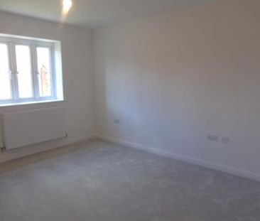 3 bedroom semi-detached house to rent - Photo 5