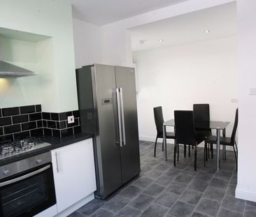 6 Bed Semi-Detached House, Salisbury Road, L15 - Photo 3