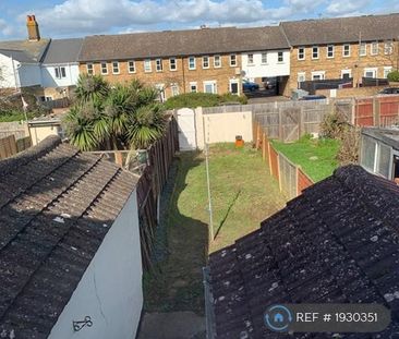 2 bedroom terraced house to rent - Photo 4