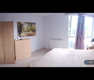 1 bedroom in a house share to rent - Photo 5