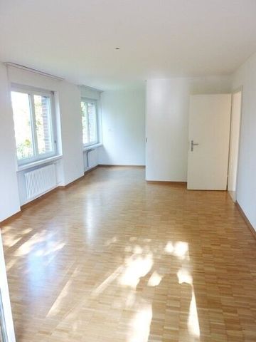 Her new apartment in Zumikon, limited to 31.03.2027 - Photo 3