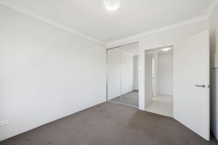 10/4 Albion Street, East Cannington WA 6107 - Photo 3
