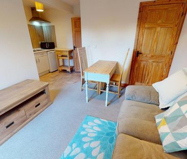 1 bedroom semi-detached house to rent - Photo 2