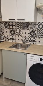Location Appartement 2 pièces 28m² ST MANDRIER SUR MER 83430 - Photo 4