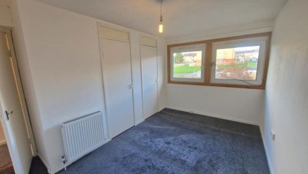 3 bedroom end of terrace house to rent - Photo 4