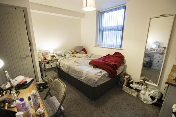 6 bedroom house to rent - Photo 1