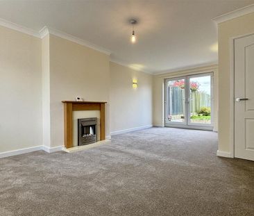 3 bedroom semi-detached house to rent - Photo 1