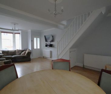 3 bedroom terraced house to rent - Photo 2