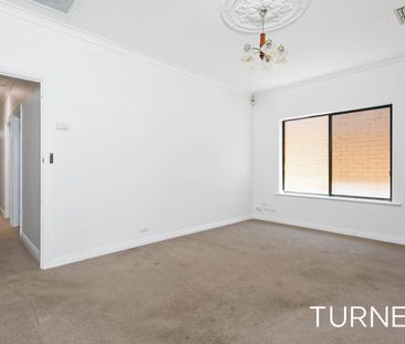 AN IDEAL LOCATION, LOVELY LOW MAINTENANCE HOME , DUCTED HEATING AND... - Photo 3