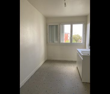 Location Appartement 3 pièces 61 m² Issoudun - Photo 4