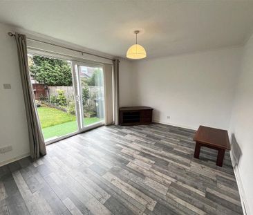 2 bedroom bungalow to rent - Photo 2