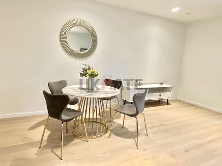 Barts Square Room 1 Room 2 - Photo 2
