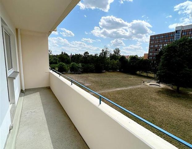 Frisch renovierte Familienwohnung mit Balkon! - Photo 1