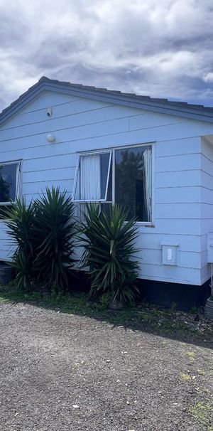 3 Spacious Bedrooms - - Photo 2