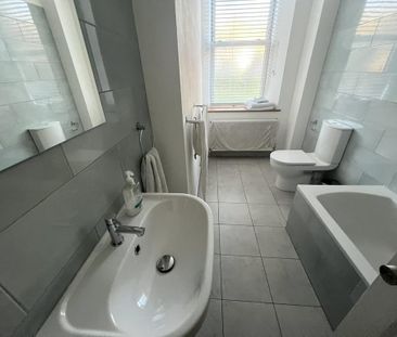 2 bedroom flat to rent - Photo 6
