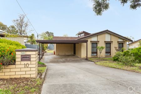 Open the Door to Family-Friendly Living in Aberfoyle Park - Photo 3