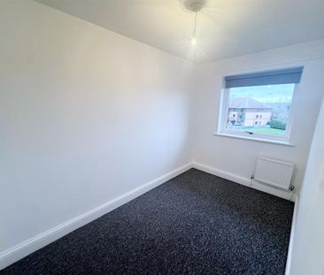 Falkners Close, Fleet - Photo 6