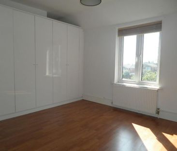 2 bedroom end of terrace house to rent - Photo 3