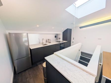 2 bedroom end of terrace house to rent - Photo 5