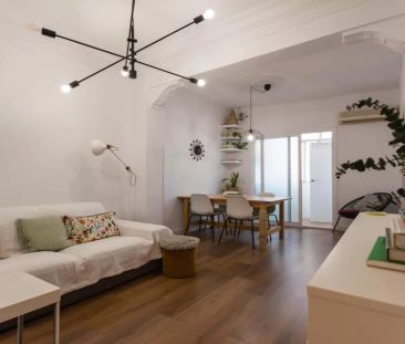 Single Bed in Room in a shared 3-bedroom apartment for rent in Sant... - Photo 2
