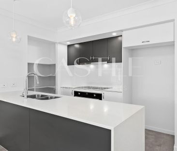 Stylish Family Home In Heart Of Greenbank - Photo 2