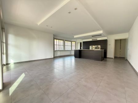 Twee-slaapkamerappartement met open zicht in Roeselare! - Foto 5