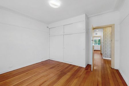 Spacious Family Home Just Minutes from Monash Uni - Photo 5