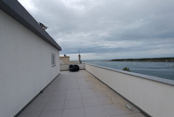 1 bedroom flat with sea and estuary views, in Praia da Barra!