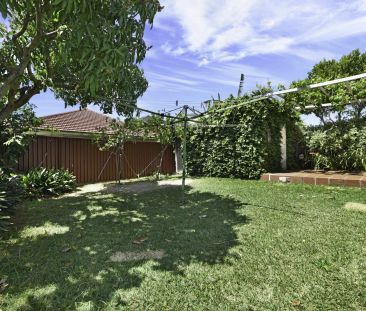 Four bedroom family home in convenient Burwood location - Photo 6