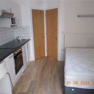 Student Properties to Let - Photo 3