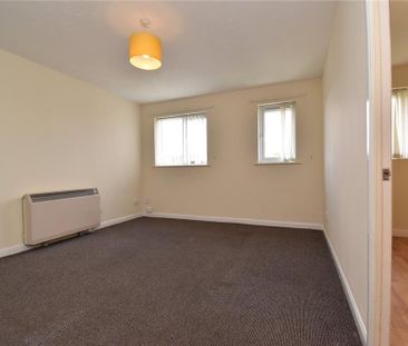 2 bedroom maisonette to rent - Photo 3