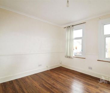 2 bedroom end of terrace house to rent - Photo 6
