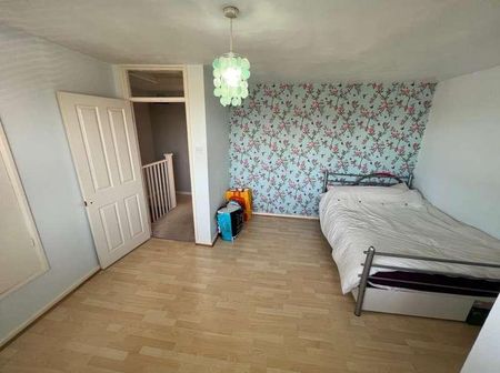 Chenies Parade, Little Chalfont, HP7 - Photo 3