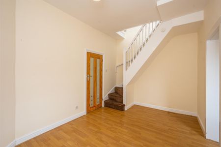2 Bedroom Terraced House for Rent - Photo 4