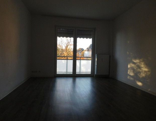 Sehr schöne 2-Zimmerwohnung renoviert direkt am Crönpark... - Photo 1