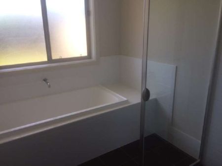 4 Bedroom Property in Eyre - Photo 3
